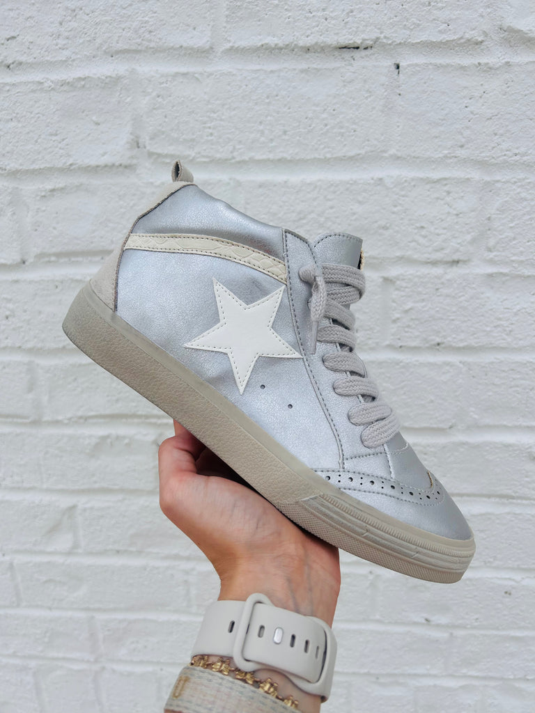 Metallic silver Arty-Sneakers. – My Arty People