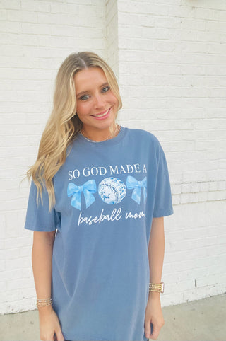 Baseball Mom Graphic Tee- BASEBALL,BASEBALL GRAPHIC TEE,Baseball season,BASEBALL TEE,BASEBALL TSHIRT,clothing,COMFORT COLOR,Curvy,GRAPHIC TEE,Graphic Tees,graphic tshirt,MAMA,mama shirt,mama top,MOM,mom top,Momma,PLUS,plus size graphic tee,Tops-Ace of Grace Women's Boutique