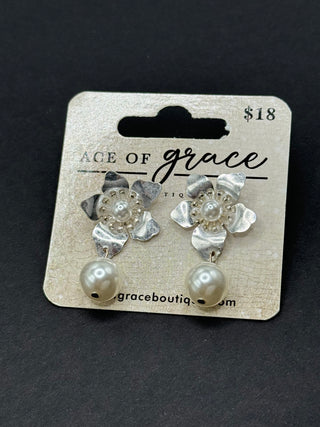 Silver Pearl Petal Earrings- LIVESALE-Ace of Grace Women's Boutique